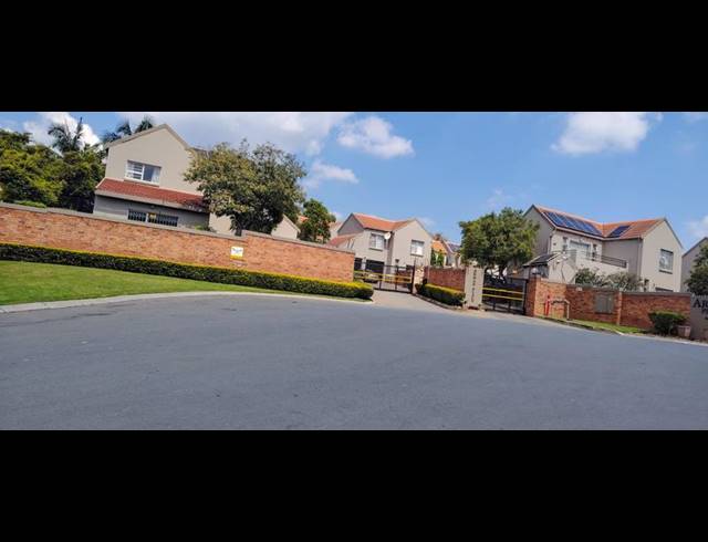 3 BEDROOM TOWNHOUSE FOR SALE IN RANDBURG CENTRAL
